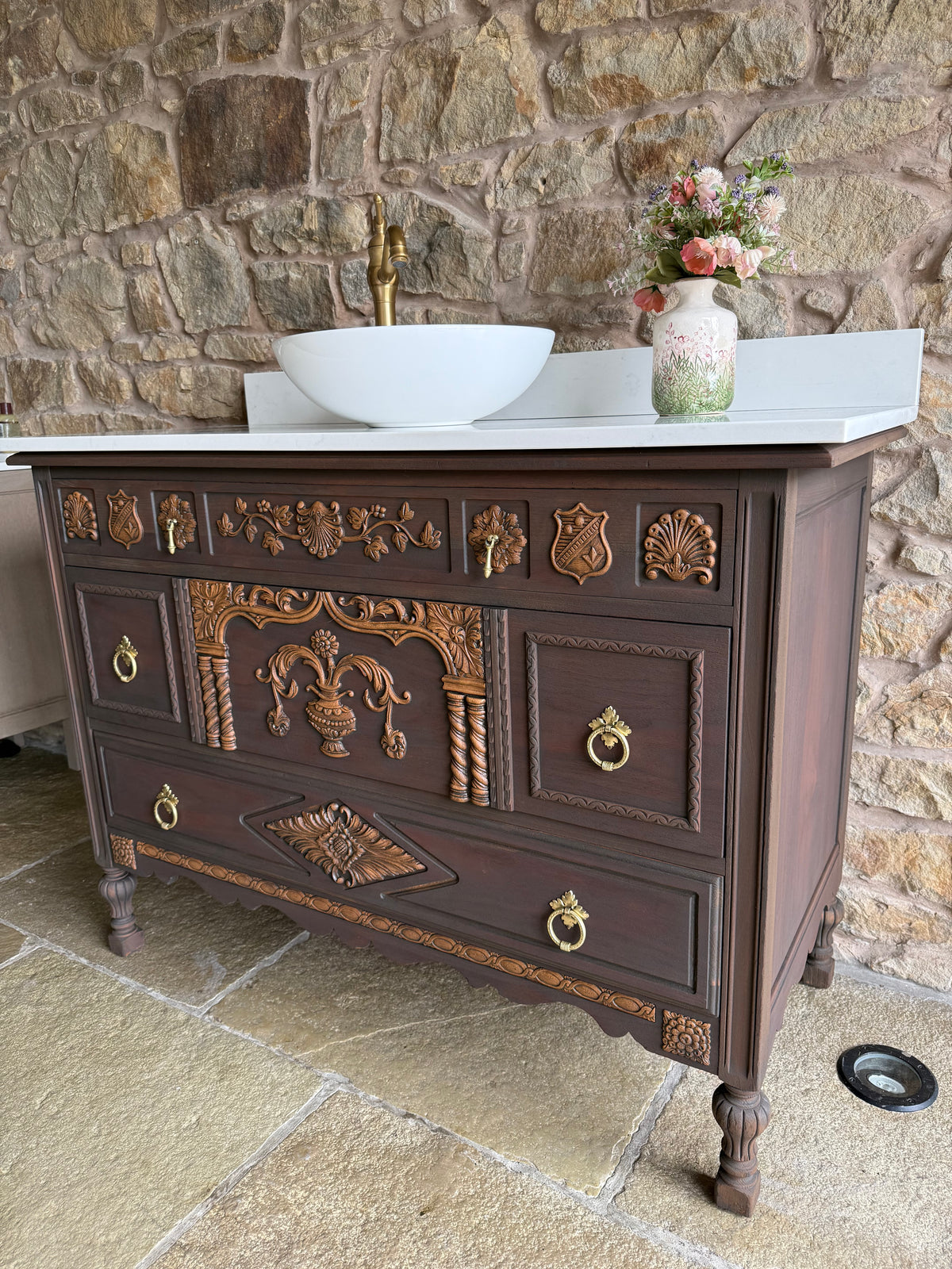 Vintage Vanity Sink Unit, Quartz Top, Upstand and basin. (124cm wide)