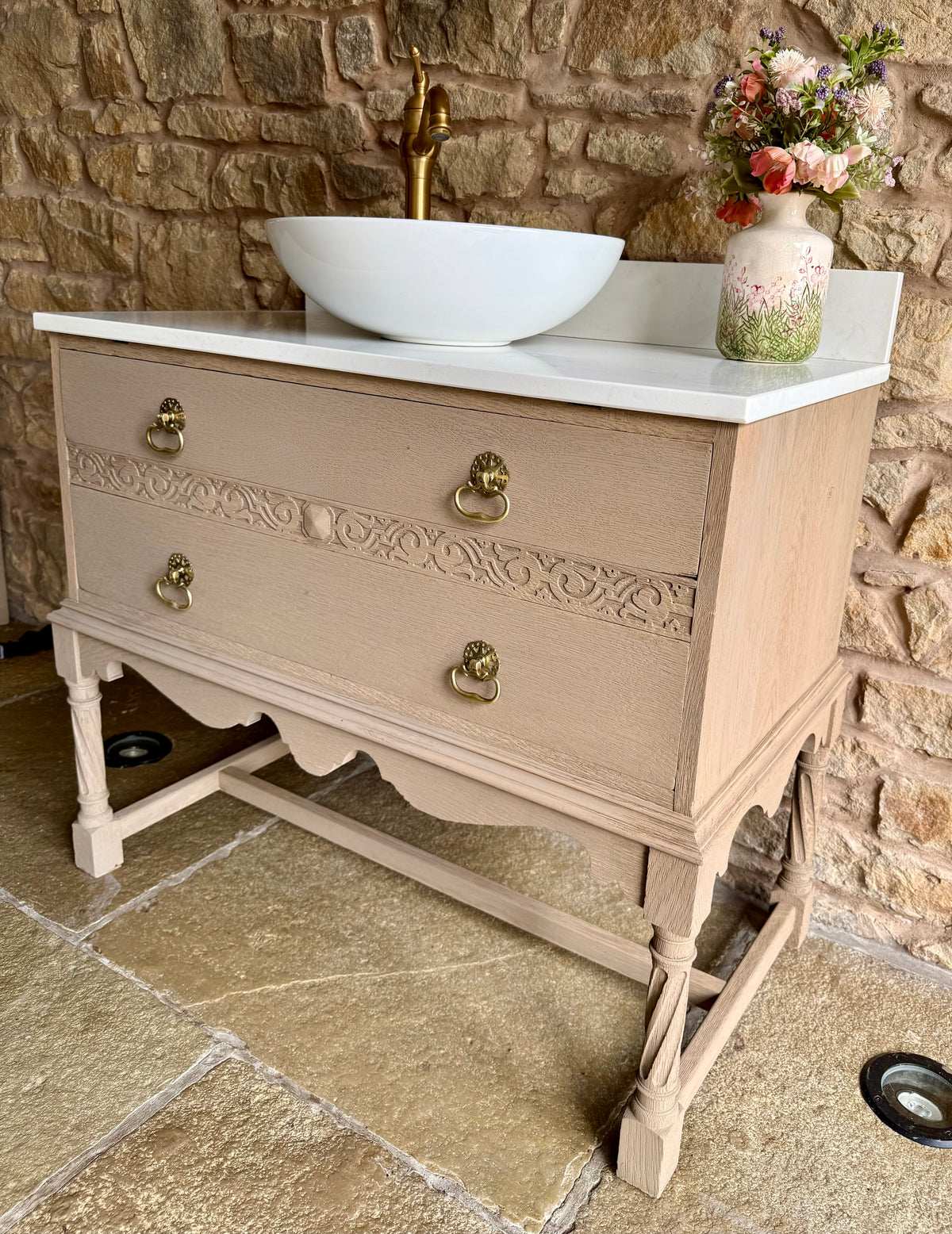 Single Vintage Oak Vanity Sink Unit, Quartz top, Upstand and basin. (90cm wide)