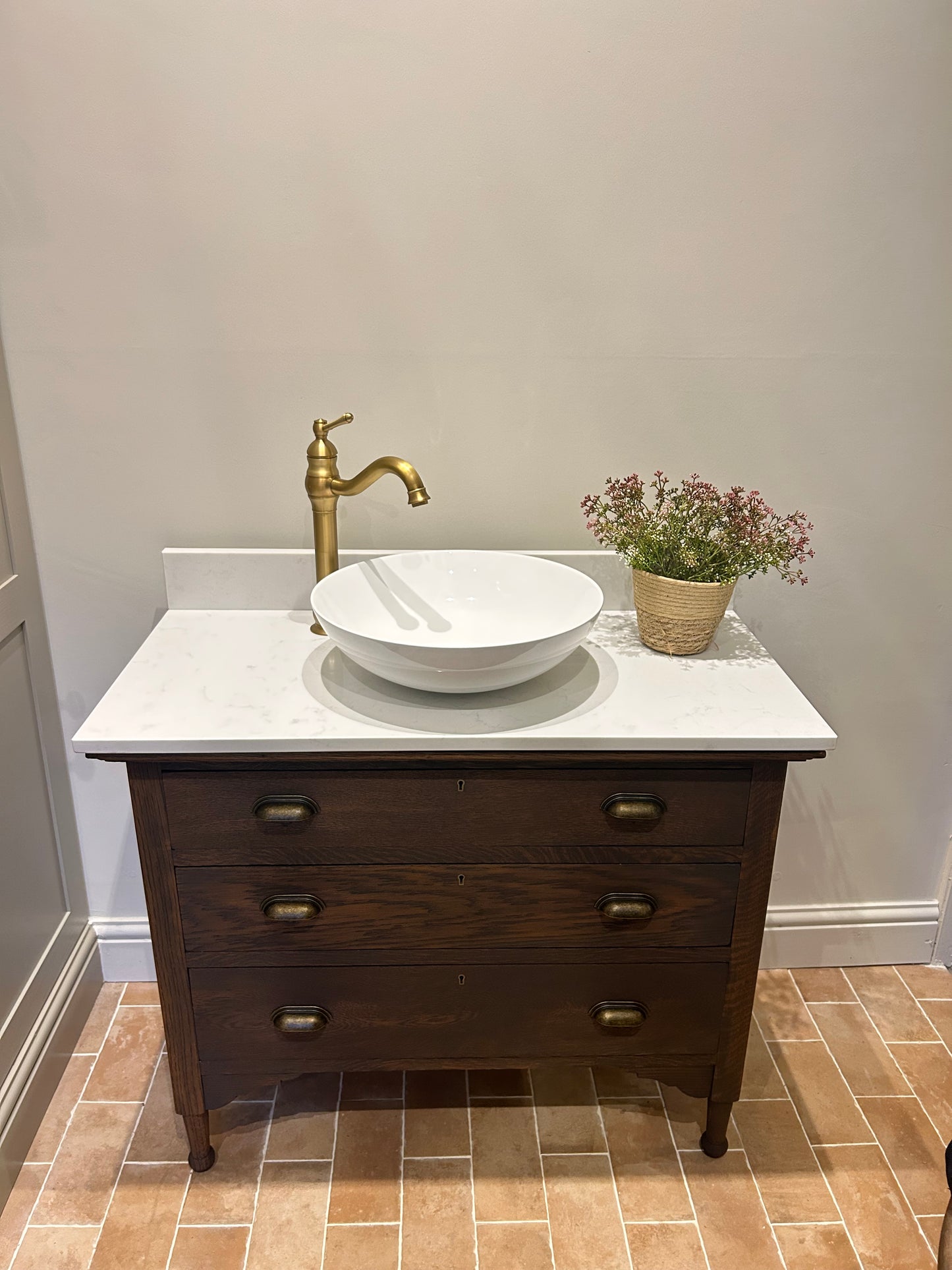 Single Solid Dark Oak Vanity Sink with quartz/marble top, basin and Upstand. 93.5cm wide