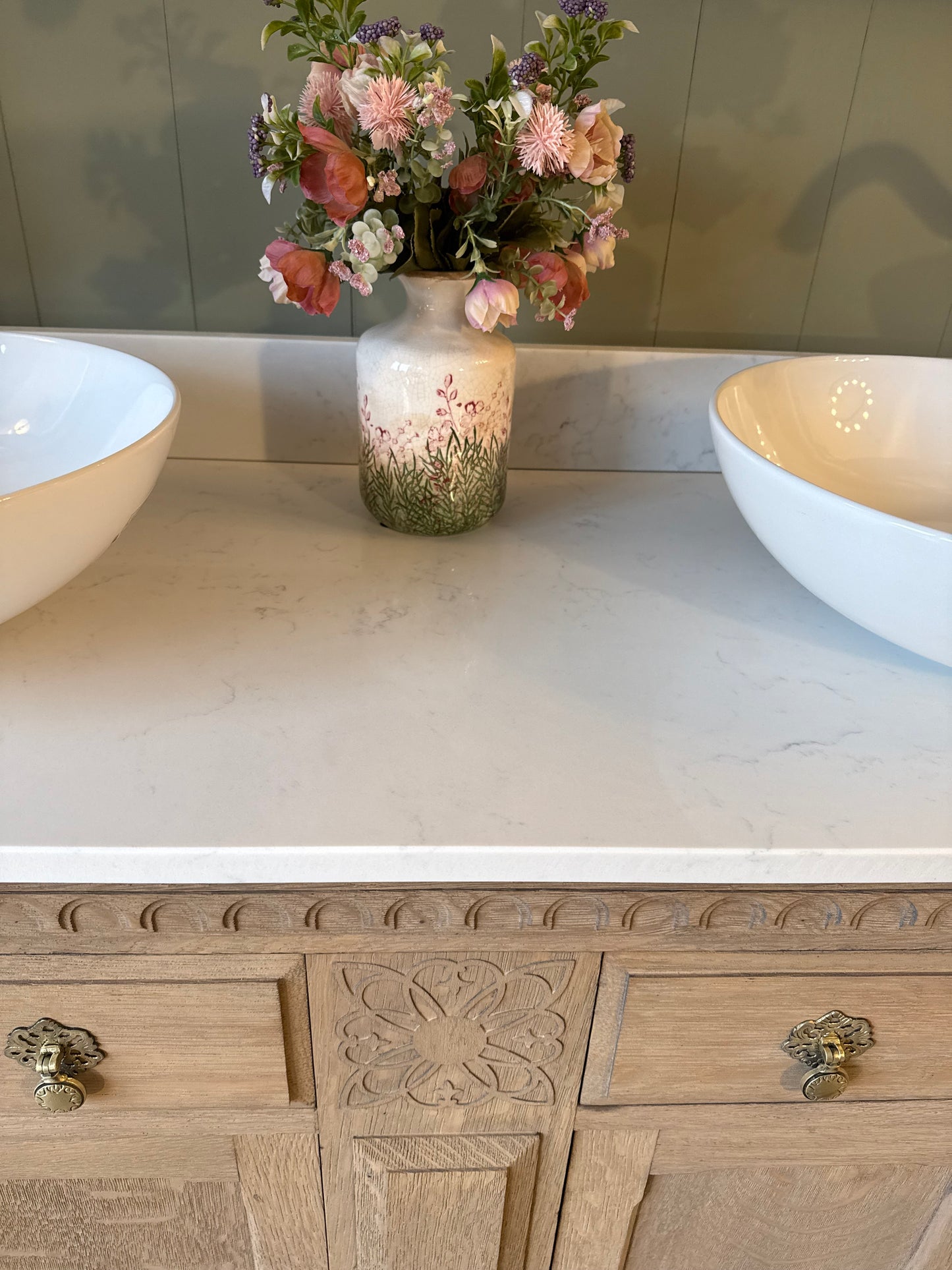 Vintage Oak Double Vanity Sink, Quartz top, Upstand and two basins. (139cm wide)