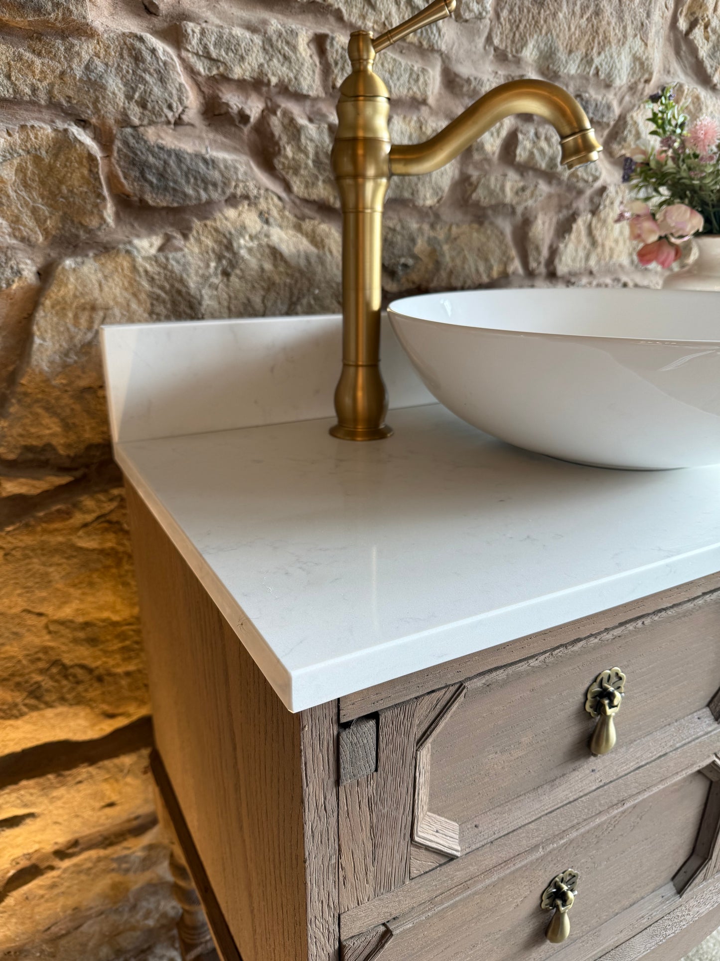 Light oak Vintage Vanity Sink, Quartz top, Upstand and basin (77cm wide)