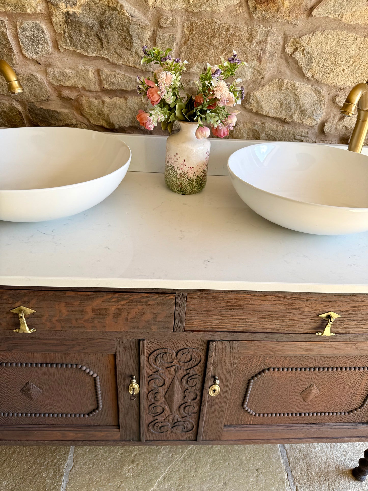 Vintage Classic Dark Oak Double Vanity Sink Unit, Carrara Quartz Top, Upstand and two basins. (139cm wide)