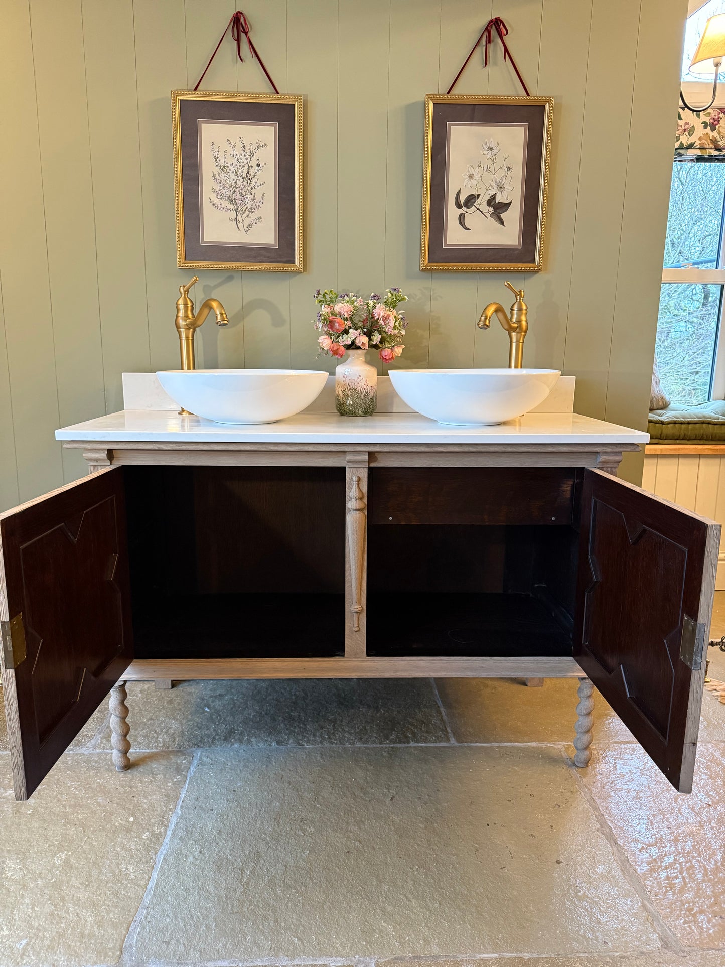 Double Vanity Sink, Quartz top, Upstand and two basins ( 124cm wide)