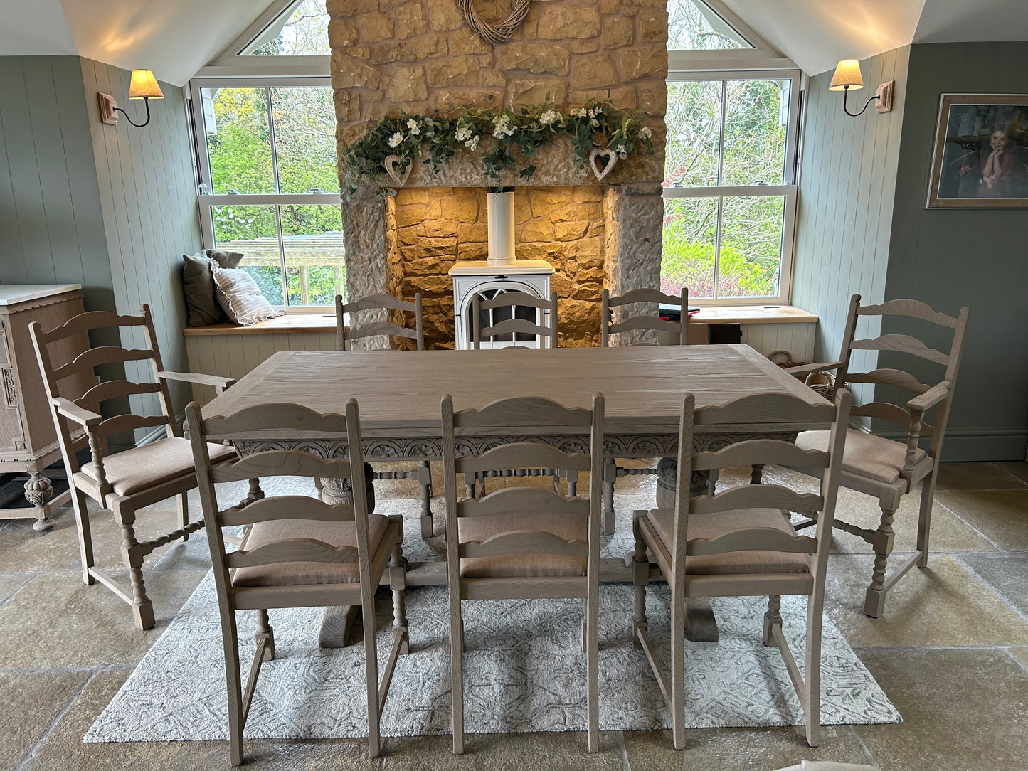 Extra large Extending Weathered Oak 6 Seater Dining Set.