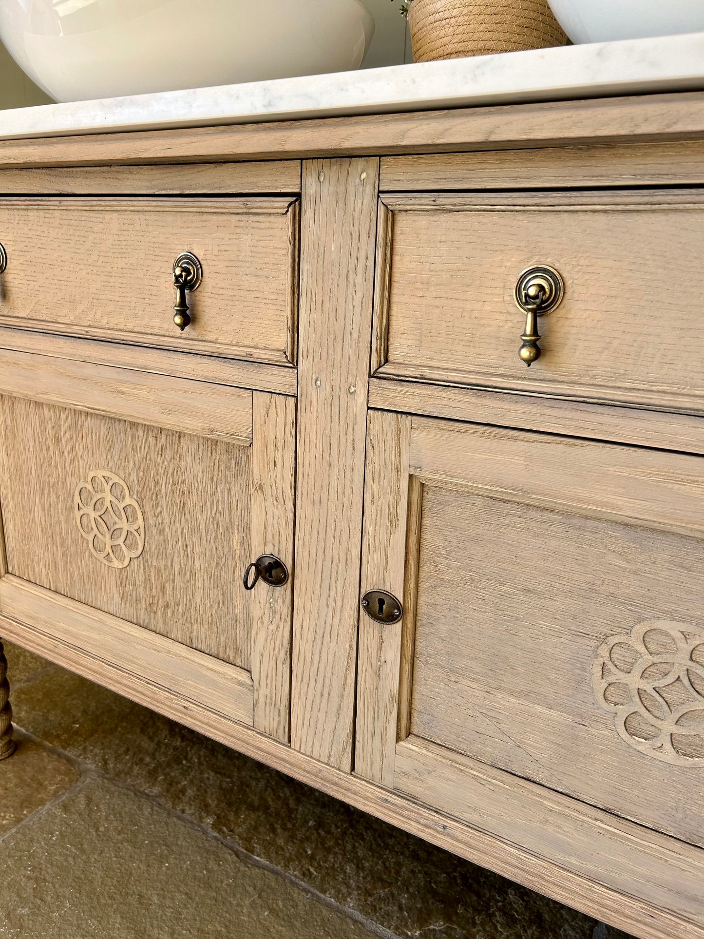 Rustic Double Vanity Sink with Marble top Upstand and Basin. (119.5cm wide)