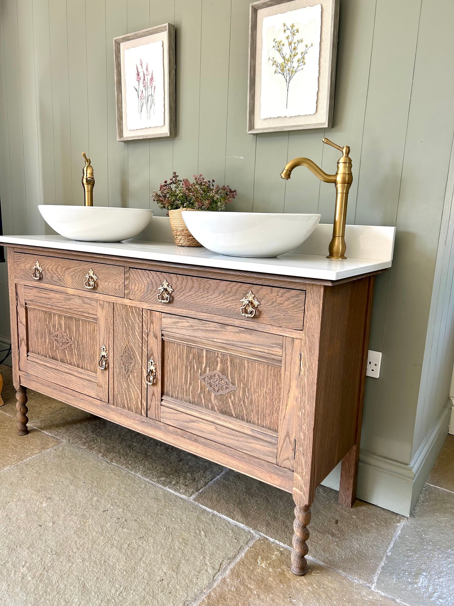 Mid Oak Vintage Double Vanity Sink, Carrara quartz top, two basins and upstand. (139cm wide)
