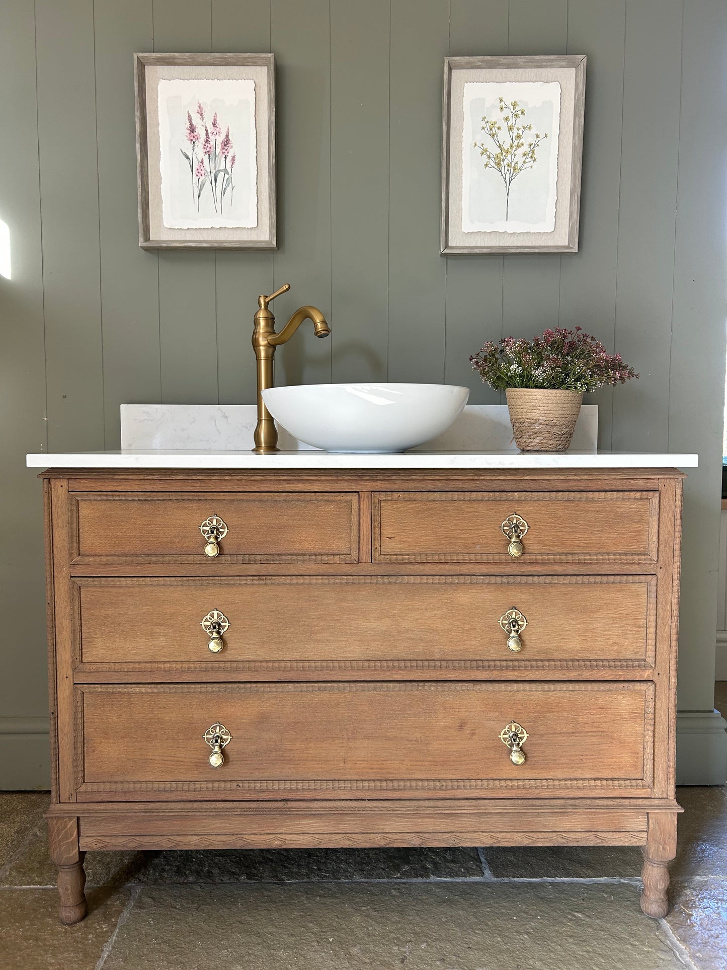 Solid Oak Vanity Sink finished in a warm oak with quartz top, Upstand and basin. 107cm wide