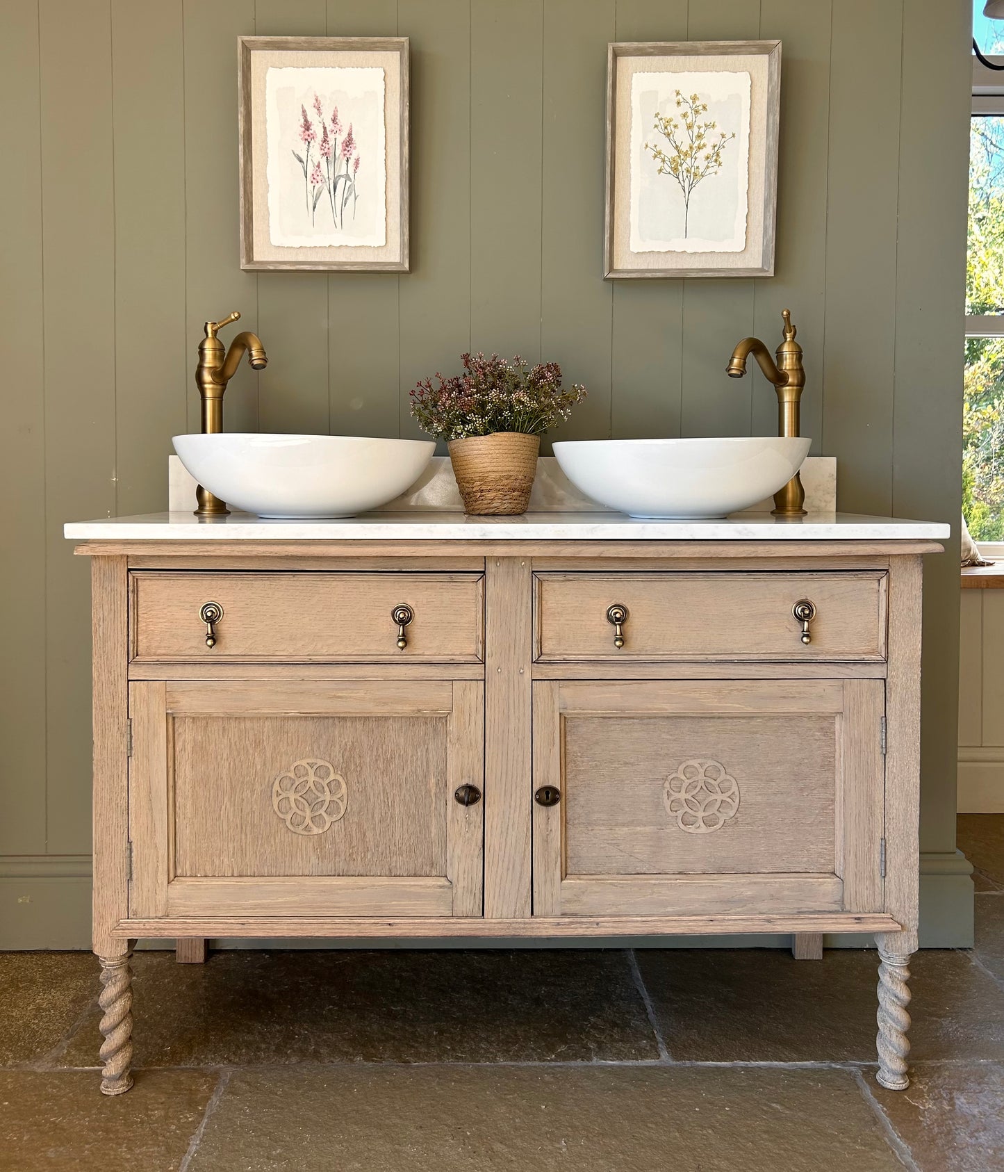 Rustic Double Vanity Sink with Marble top Upstand and Basin. (119.5cm wide)