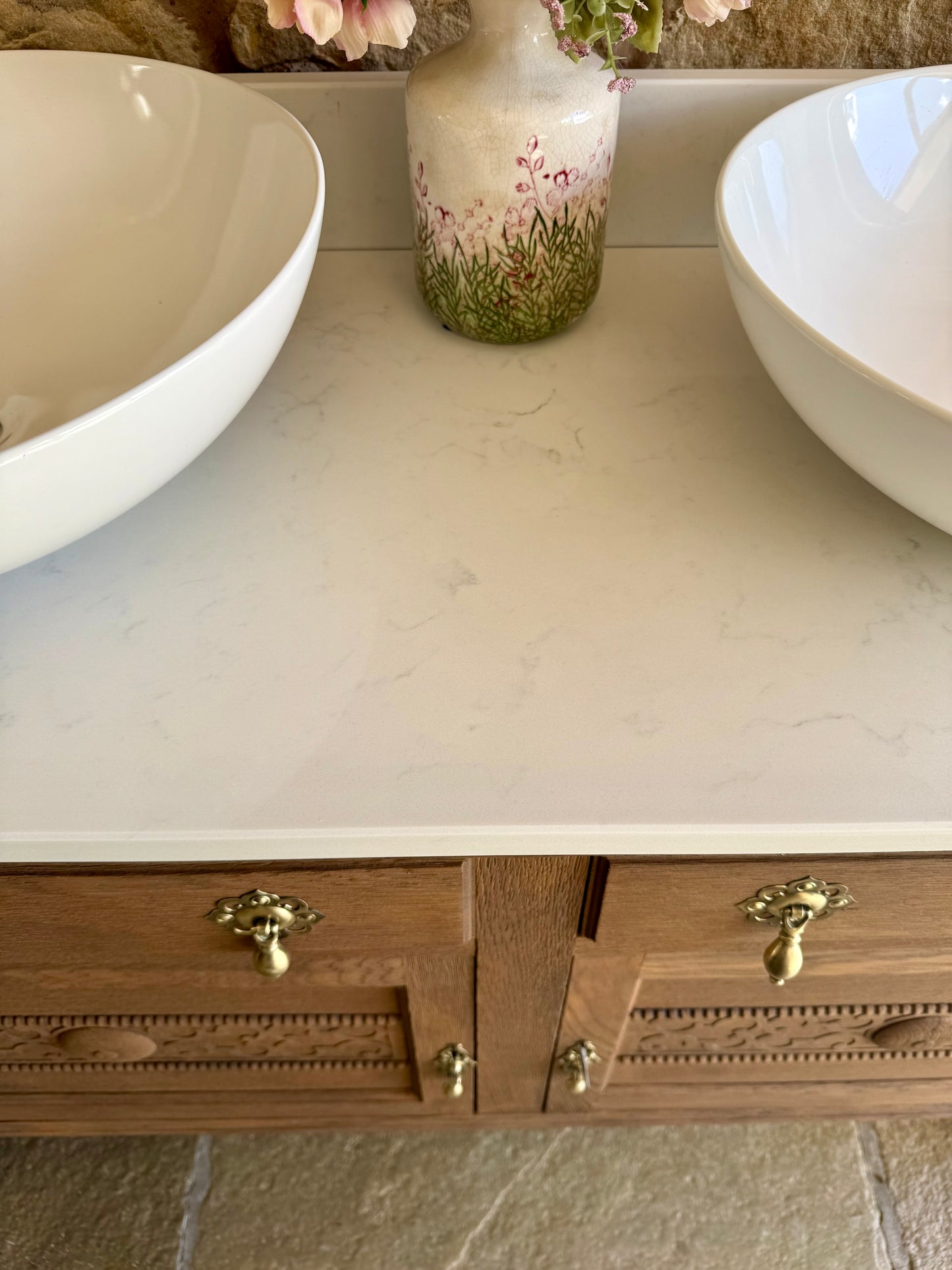 Pretty Vintage Double or Single vanity Sink Unit,  Quartz top, Upstand and Two Basins. (124cm wide)