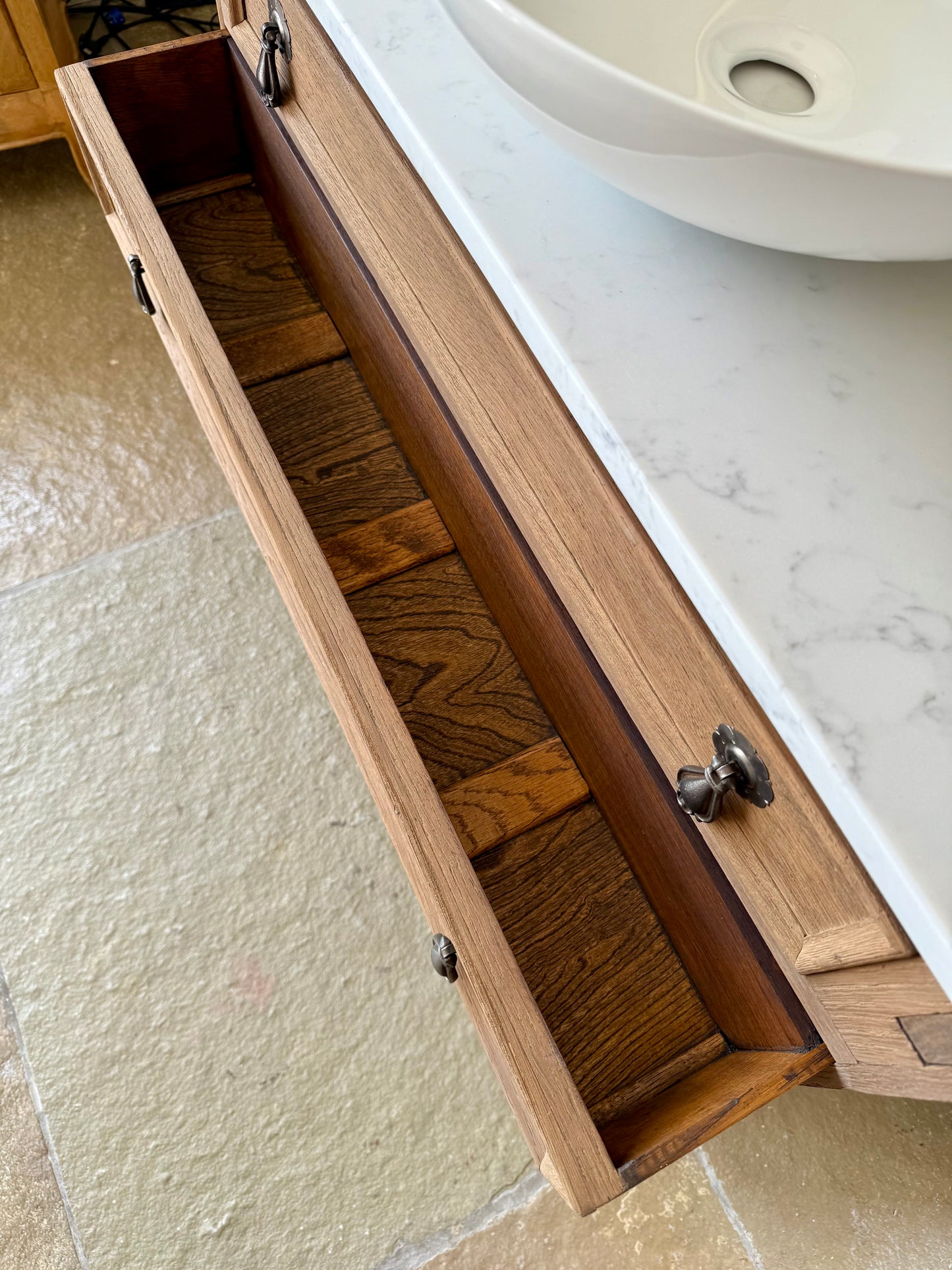 Vintage Oak Vanity Sink, Carrara Quartz top, upstand and Basin (90cm wide)
