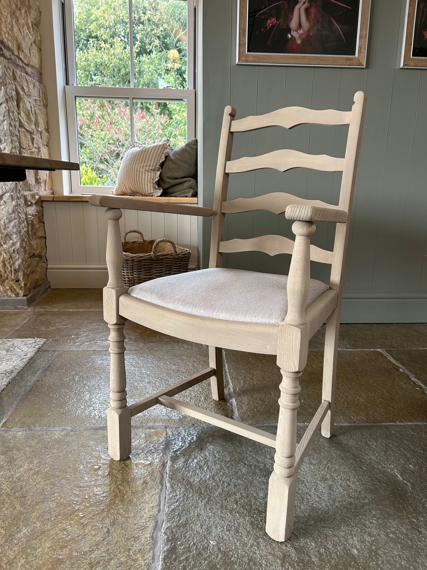 Large Extendable Vintage Solid English Oak 8 Seater Dining Set.