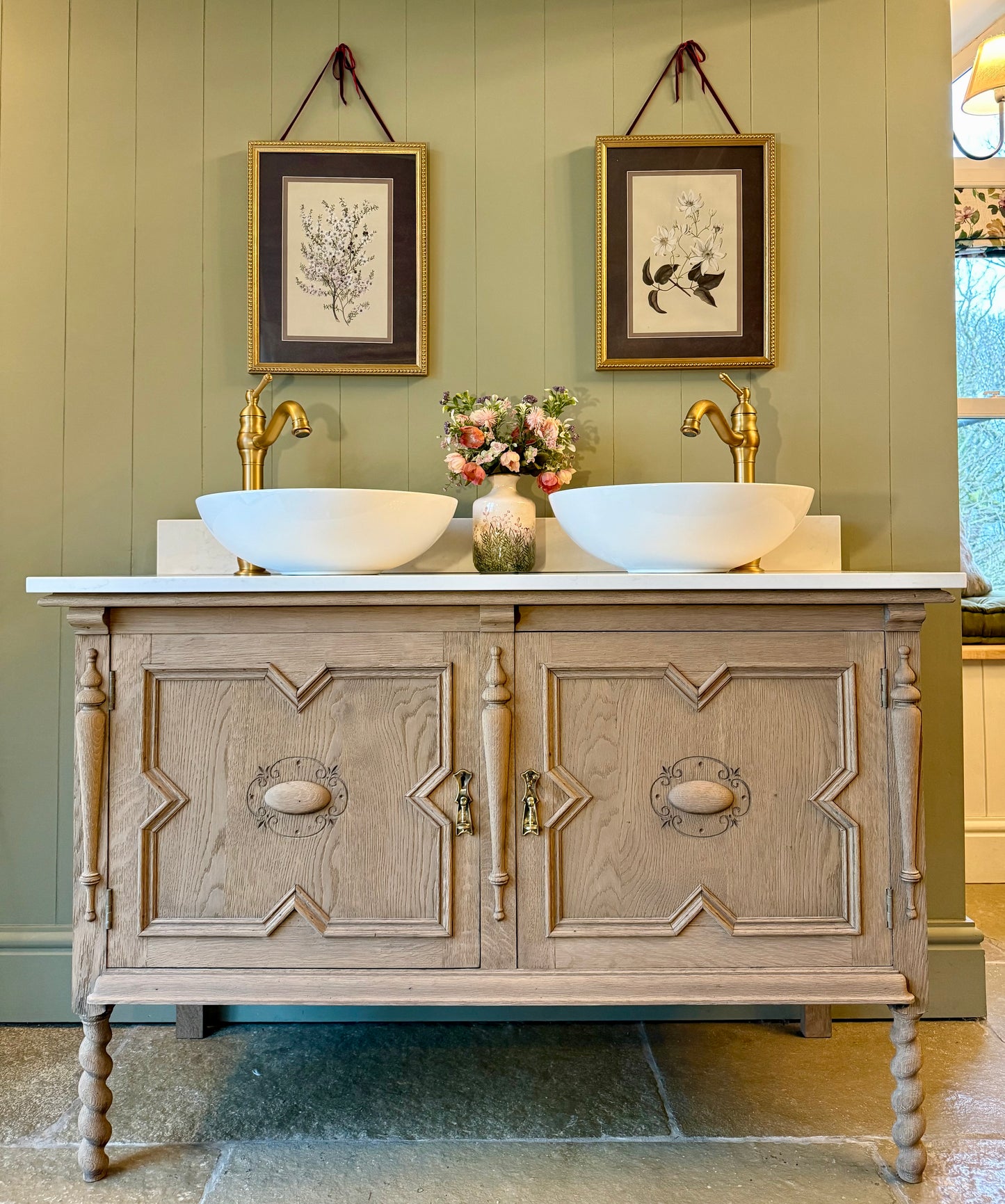 Double Vanity Sink, Quartz top, Upstand and two basins ( 124cm wide)