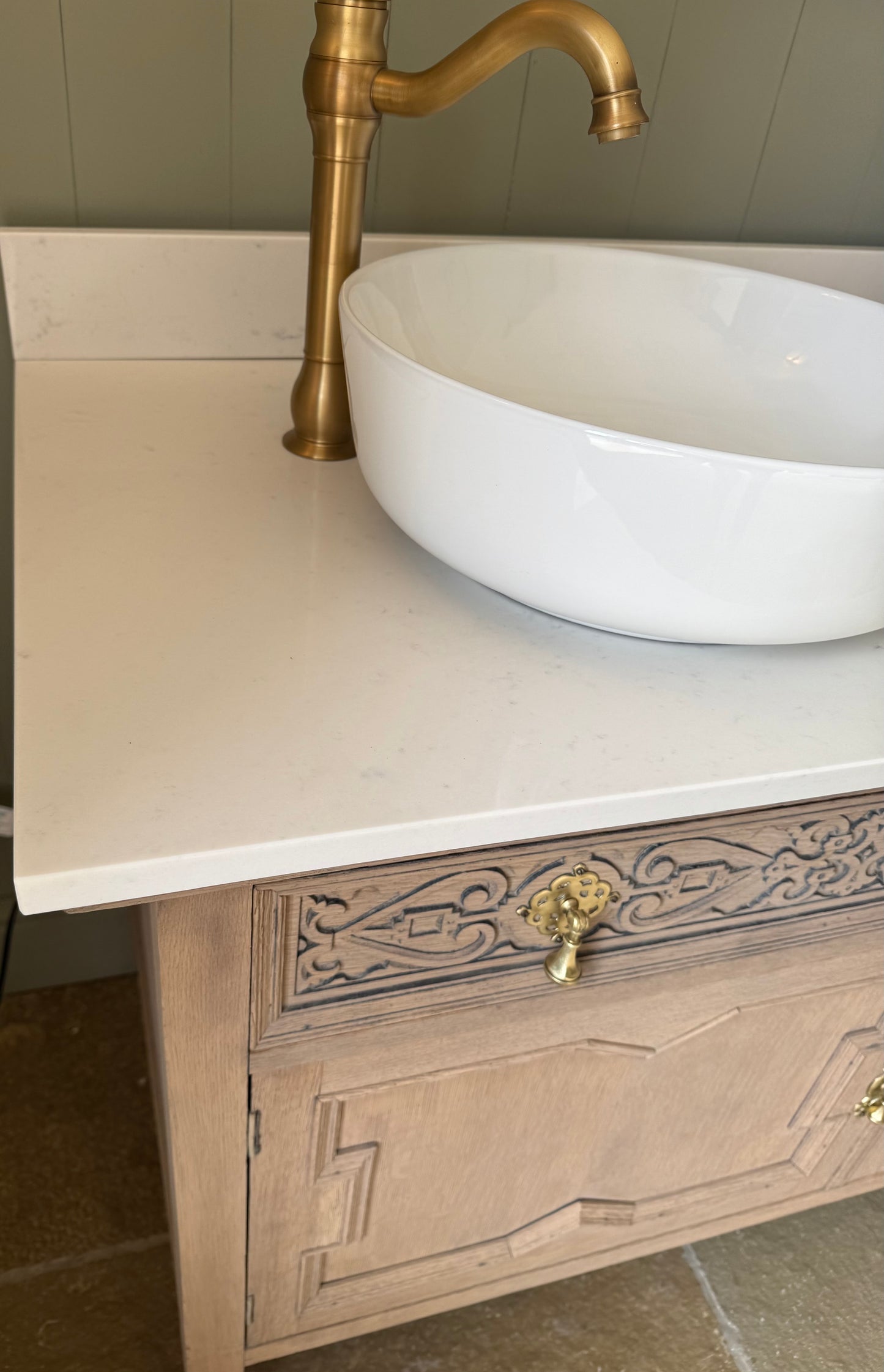 Large Double Vanity Sink, Quartz top, Upstand and two basins (186cm wide)