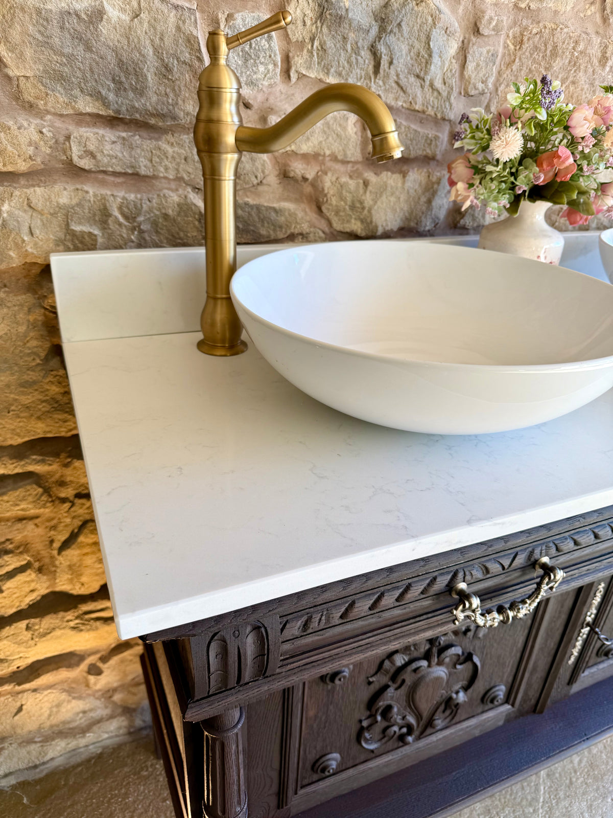 Vintage Oak Vanity Sink in a Classic Dark Oak. (122cm wide)