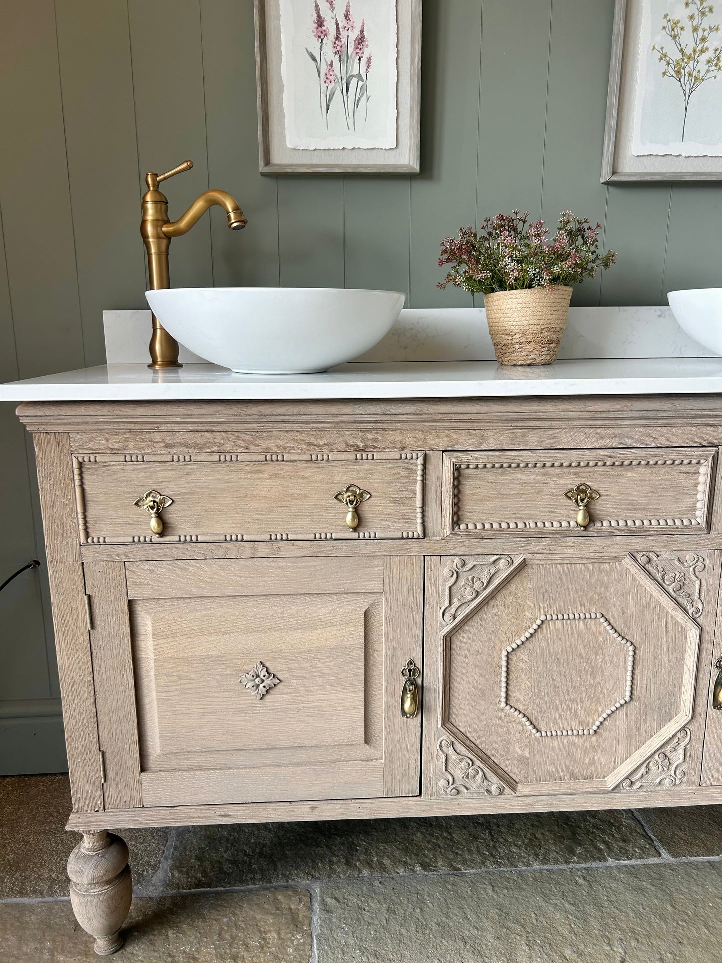 Large Double Vanity Sink 152.5cm wide. Solid light Oak, quartz top and basins.