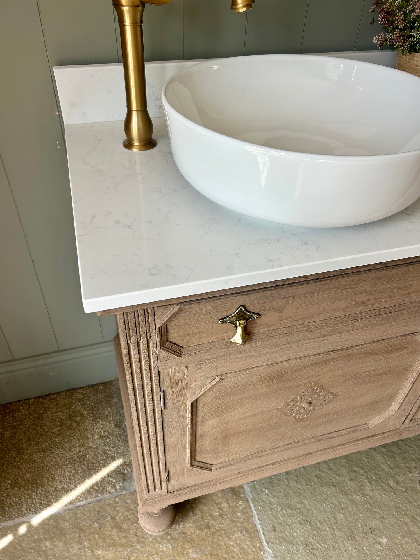 Vintage Double Vanity Sink, Solid Oak, Carrara Quartz top, basins and Upstand. (152cm wide)