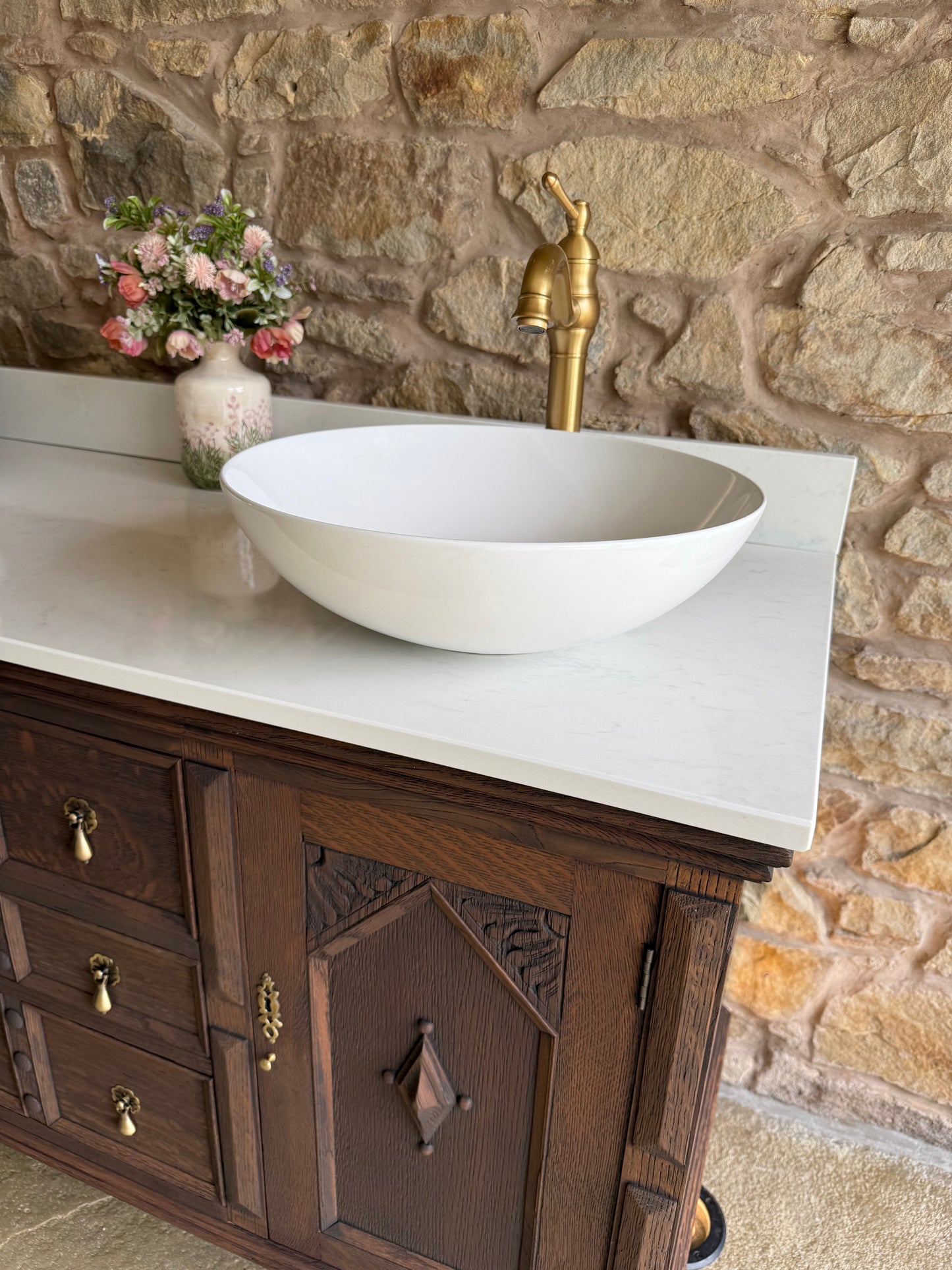 Classic Dark Oak Double Vanity Sink Unit, Quartz Top, Upstand and Two Basins (138cm wide)
