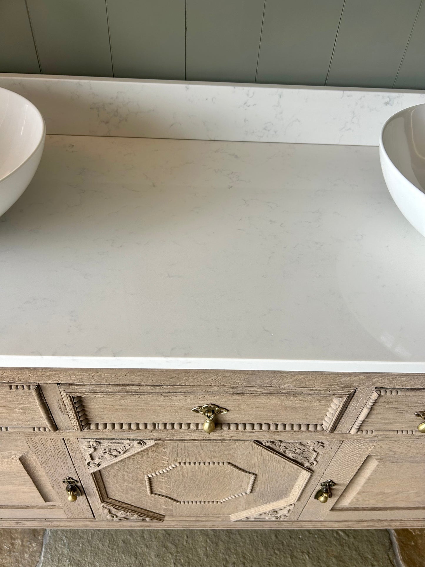 Large Double Vanity Sink 152.5cm wide. Solid light Oak, quartz top and basins.