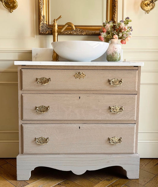 Single Light Oak Vintage Vanity Sink Unit, Quartz Top, Upstand and Basin