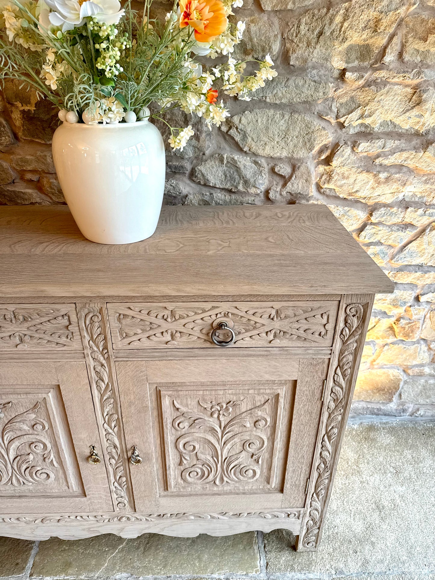 Antique Oak Sideboard with Beautiful Carvings (121 cm)
