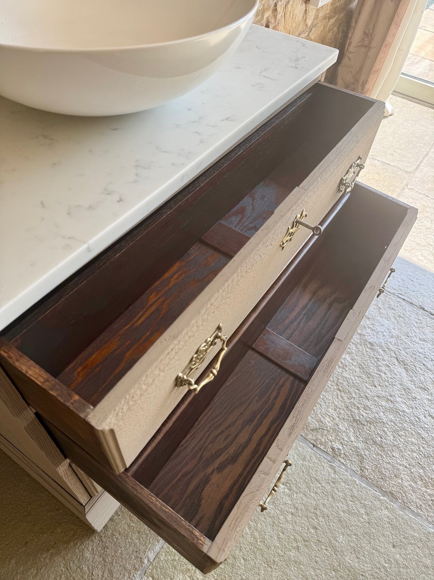 Single Light Oak Vintage Vanity Sink Unit, Quartz Top, Upstand and Basin