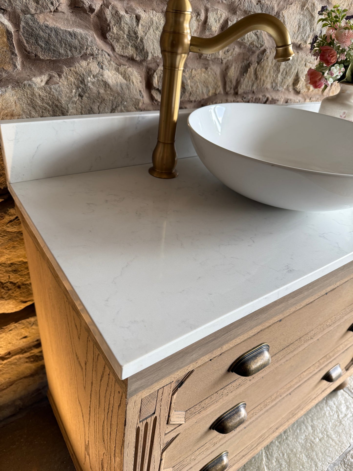 Vintage Oak Sink Unit, Carrara Quartz Top, Upstand and Basin (91cm)