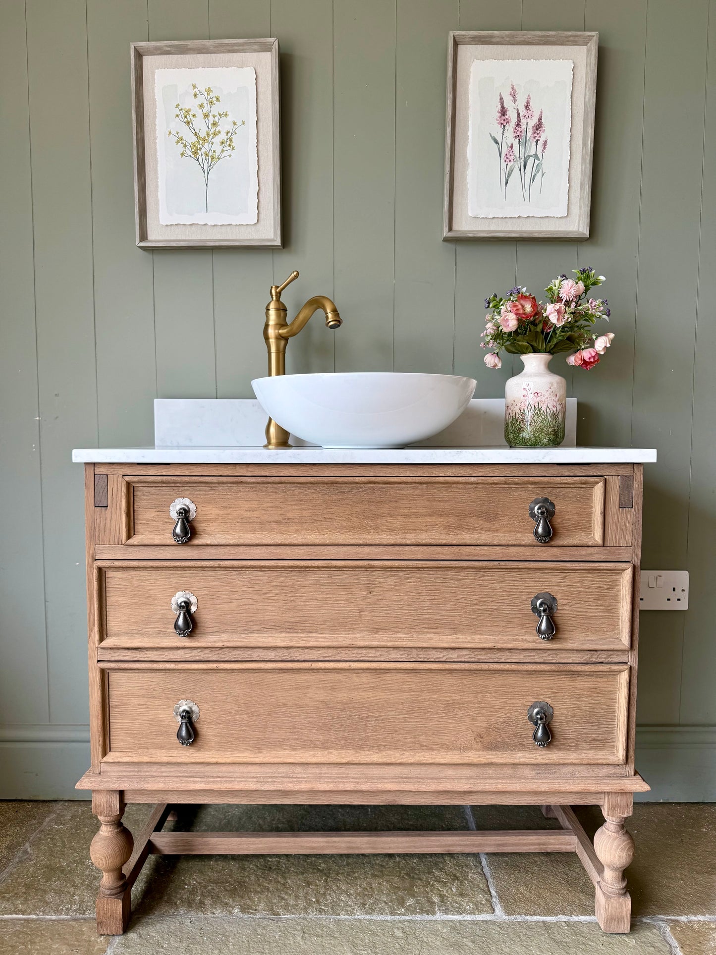 Vintage Oak Vanity Sink, Carrara Quartz top, upstand and Basin (90cm wide)