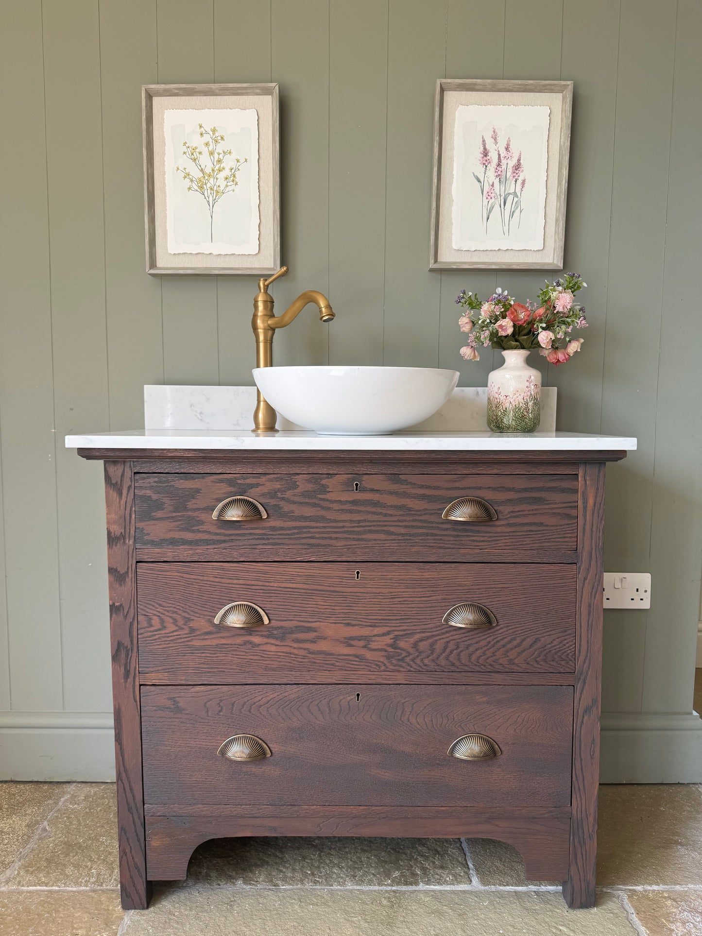 Vintage Vanity Sink in a Classic Dark Oak, Quartz top, Upstand and basin.