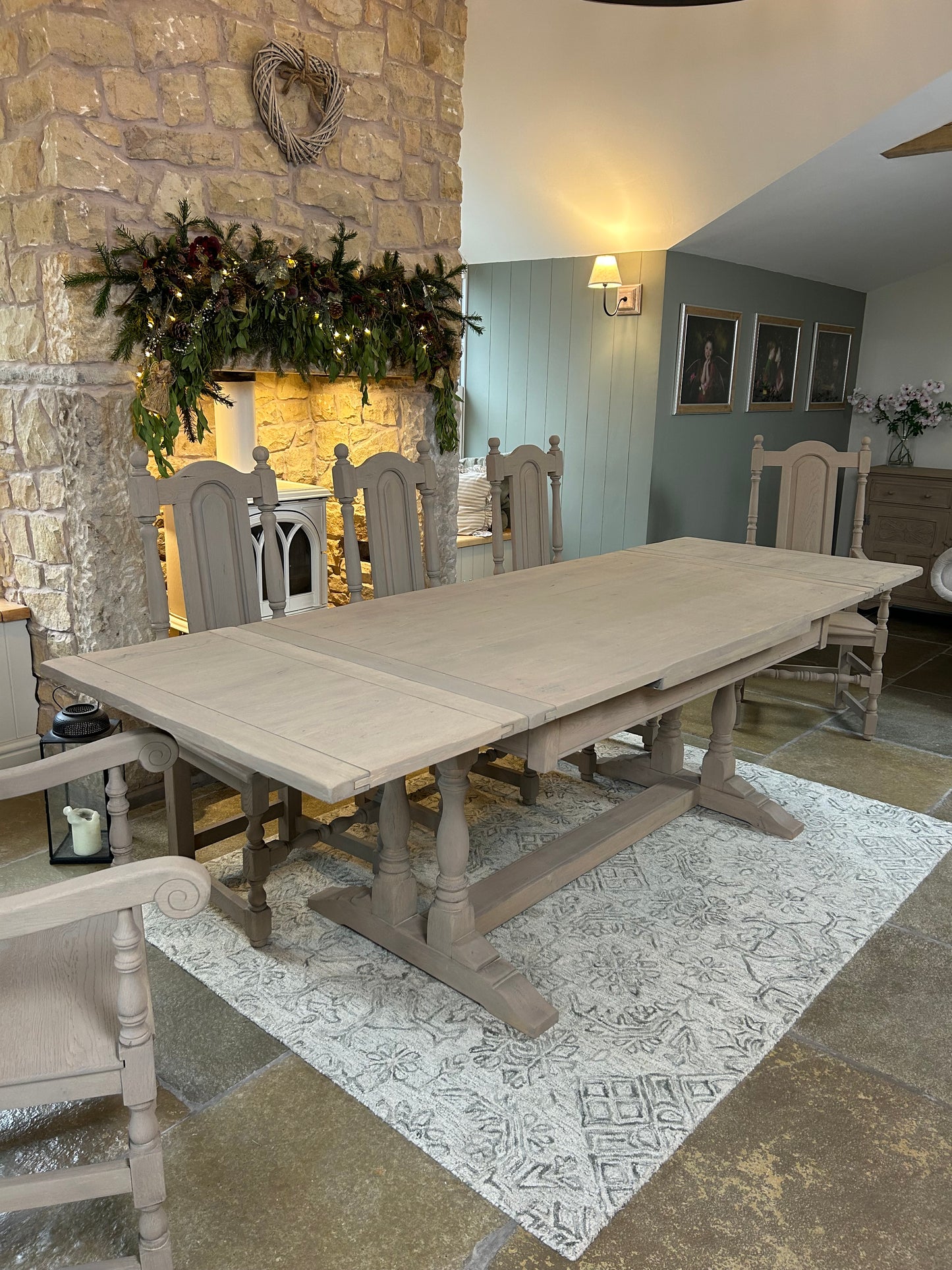 Vintage Solid Oak 8 Seater Dining Set with 2 Carvers and 6 Chairs