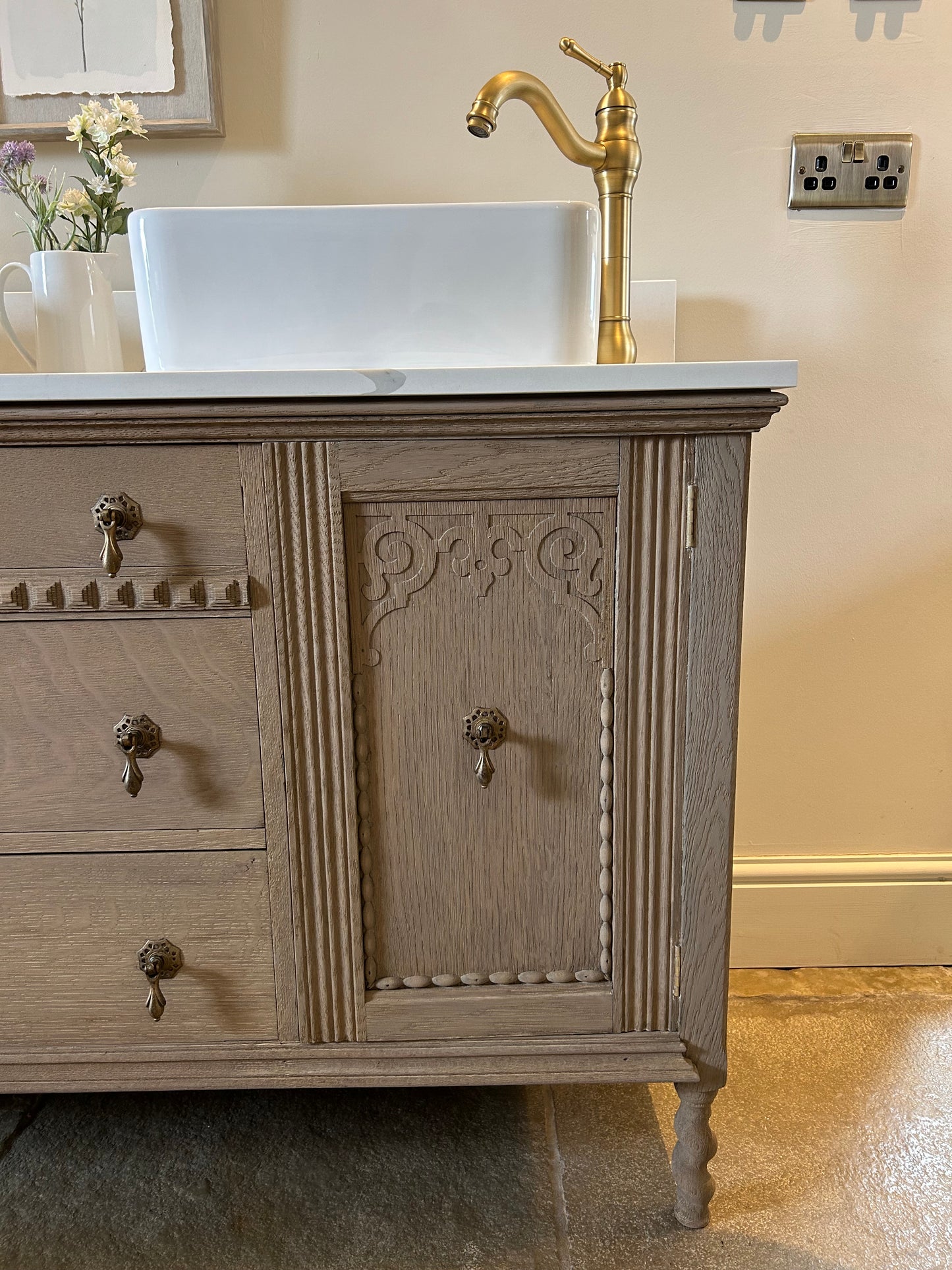 Large Double Vanity Sink Unit.