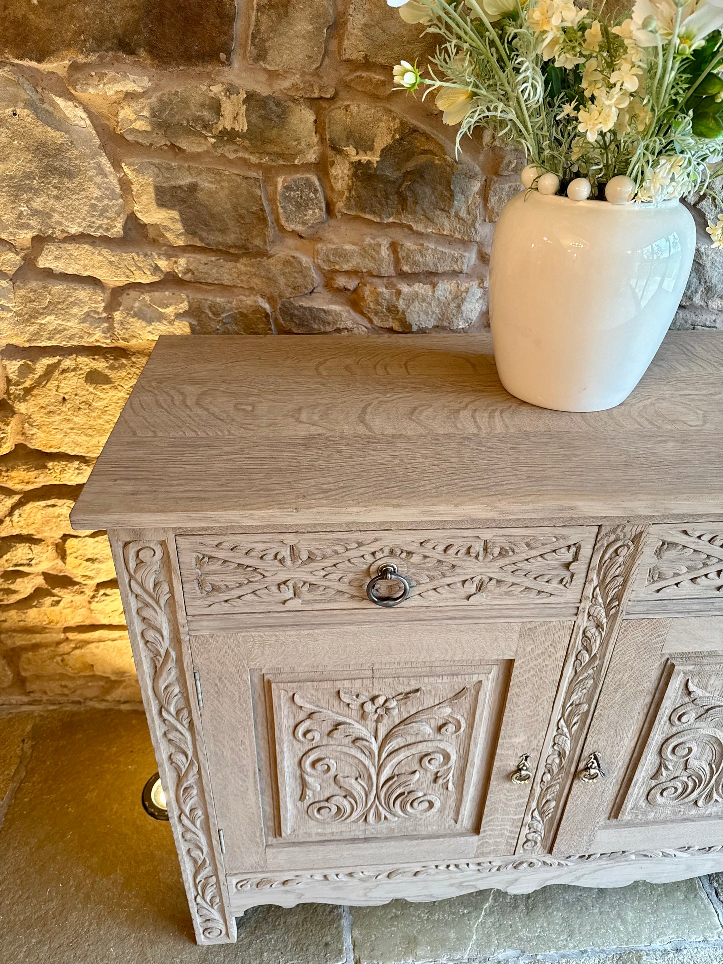 Antique Oak Sideboard with Beautiful Carvings (121 cm)