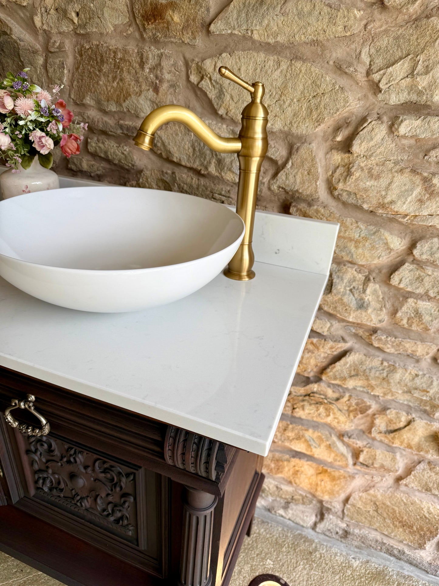 Antique Classic Dark Double Vanity Sink Unit, Quartz Top, Upstand and Two Basins (124cm wide)