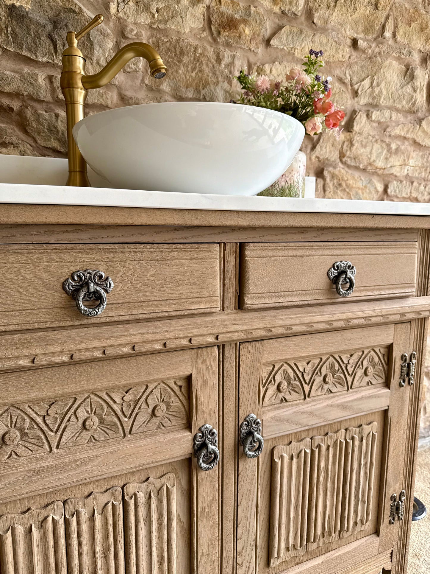Vintage Oak Vanity Sink, Carrara Quartz top, Upstand and basin. (95cm wide)
