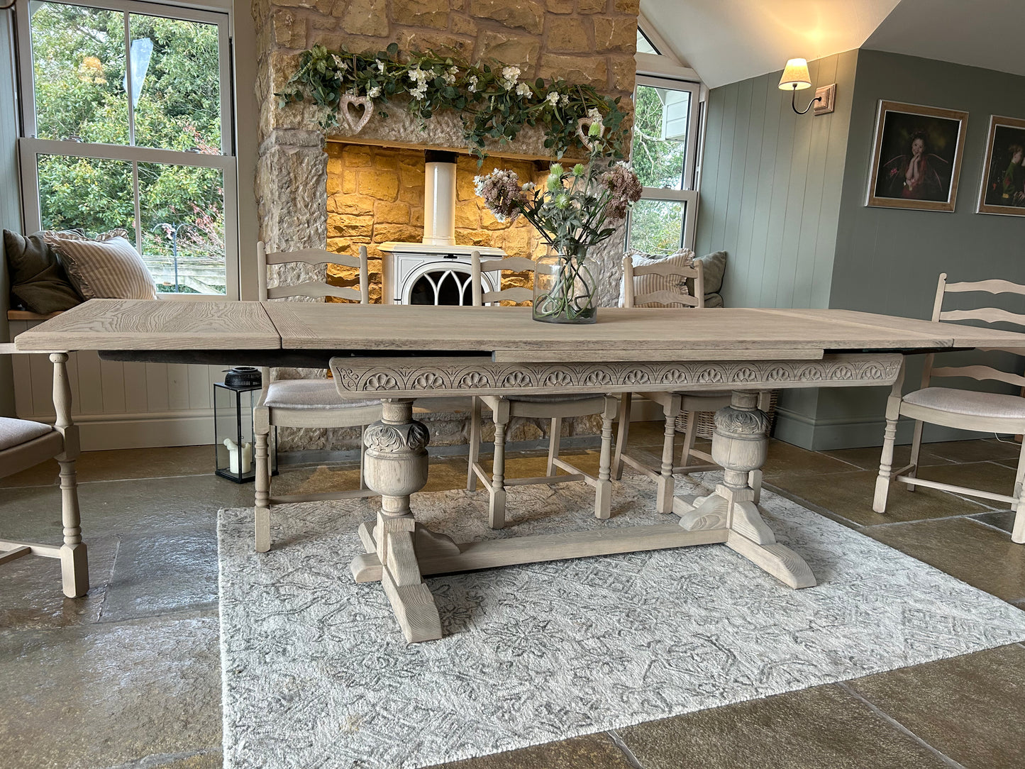 Large Extendable Vintage Solid English Oak 8 Seater Dining Set.