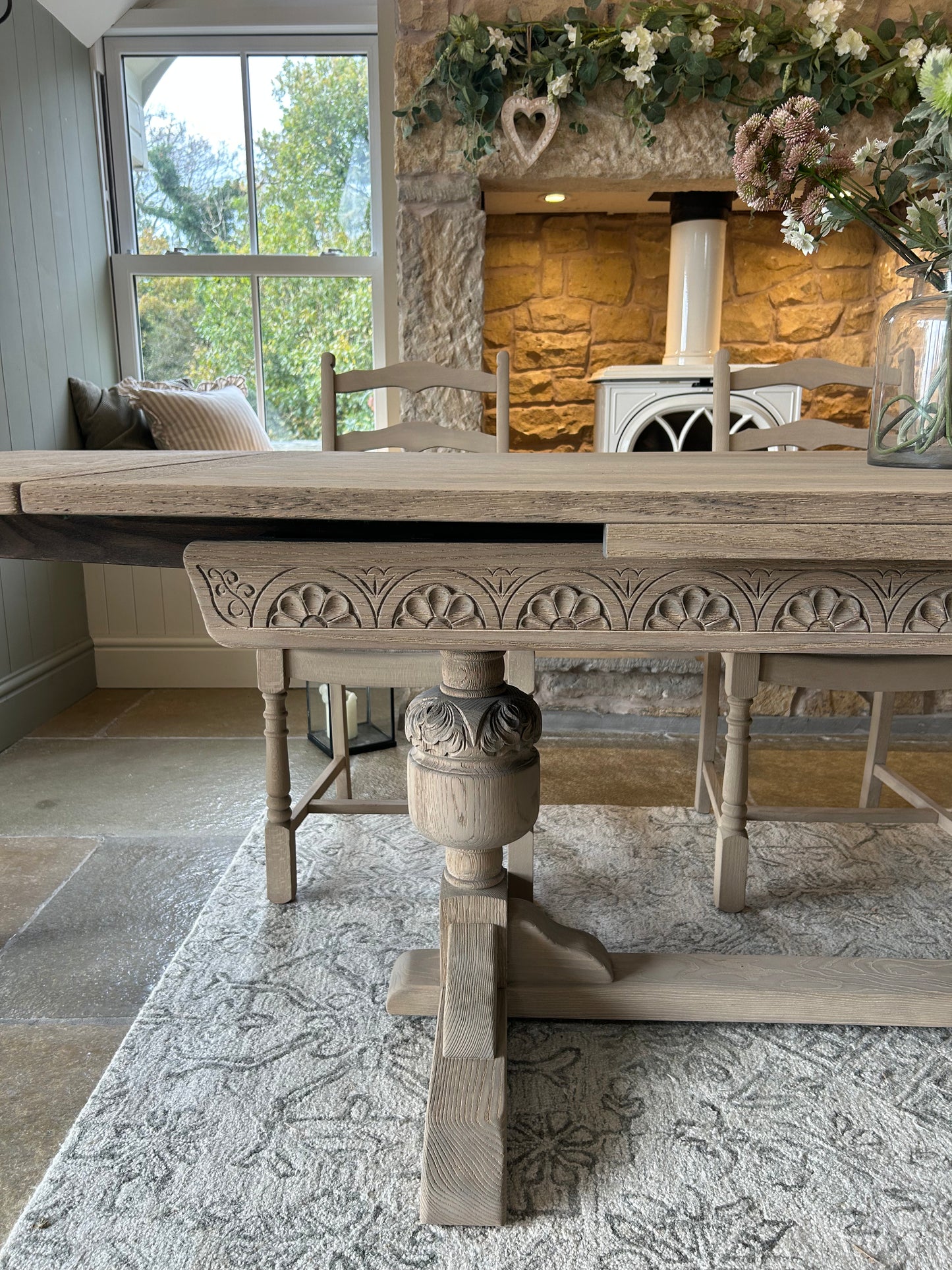 Large Extendable Vintage Solid English Oak 8 Seater Dining Set.