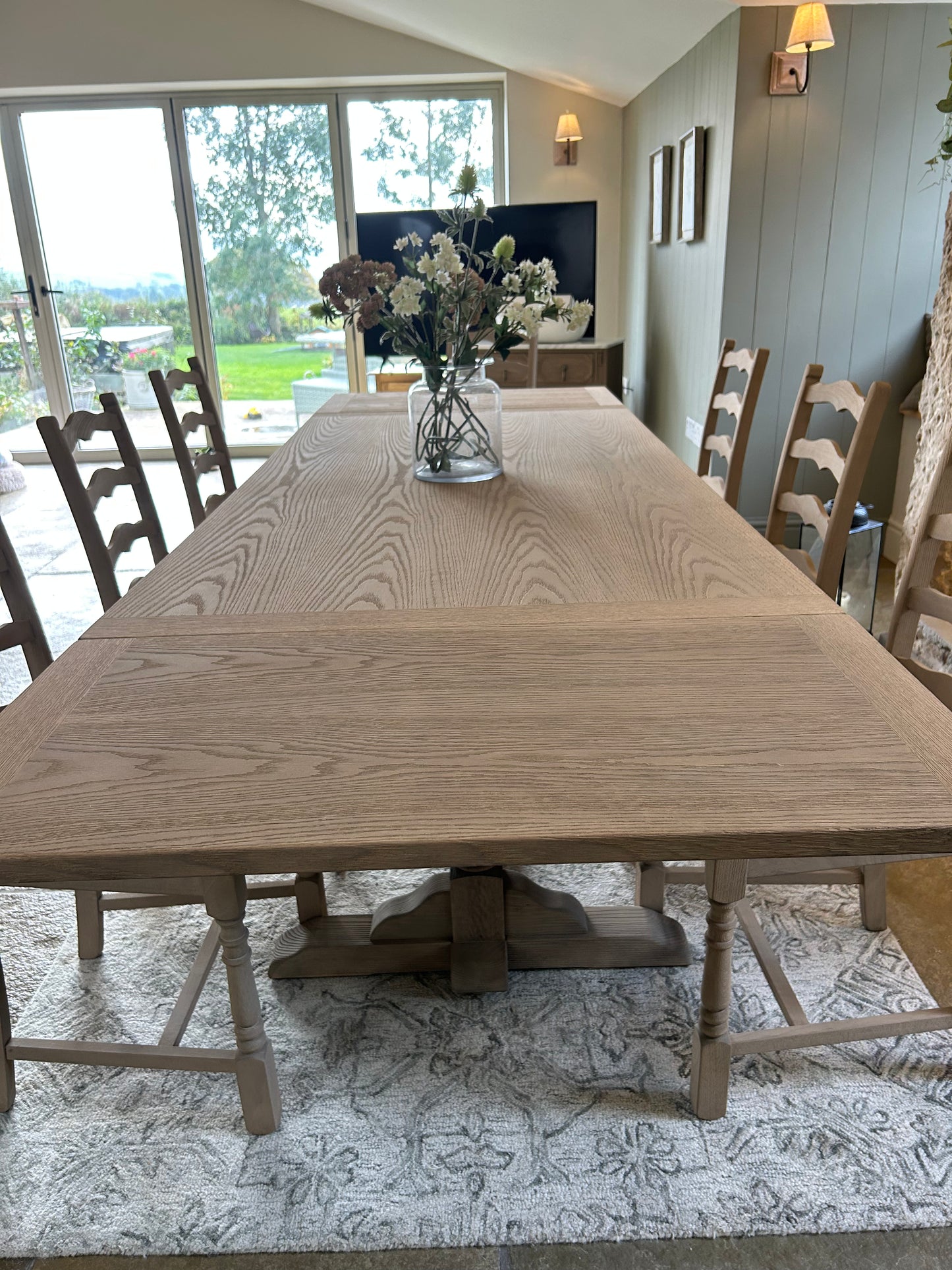 Large Extendable Vintage Solid English Oak 8 Seater Dining Set.